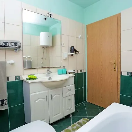 Tropic Stobrec Daire Split